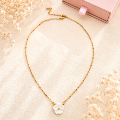 Collar Flor de Nácar Natural | Acero Inoxidable con Baño de Oro PVD