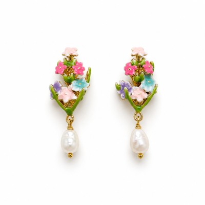 Pendientes florales con perla natural y flores esmaltadas de colores en baño de oro