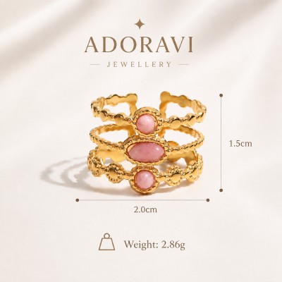 Anillo triple de cuarzo rosa con medidas y peso sobre fondo claro.