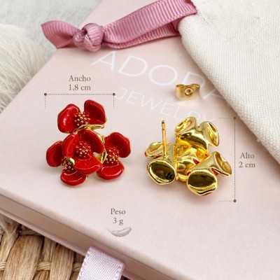 Pendientes de flores rojas pintadas a mano de 2 cm de alto y 1,8 cm de ancho