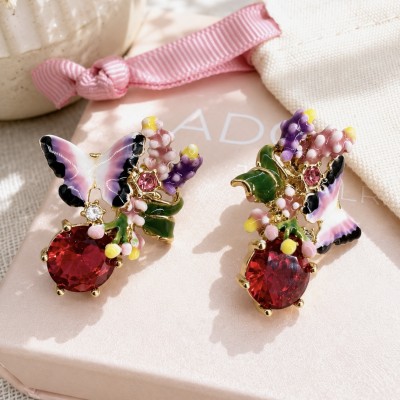 Pendientes Mariposa Rubí Floral