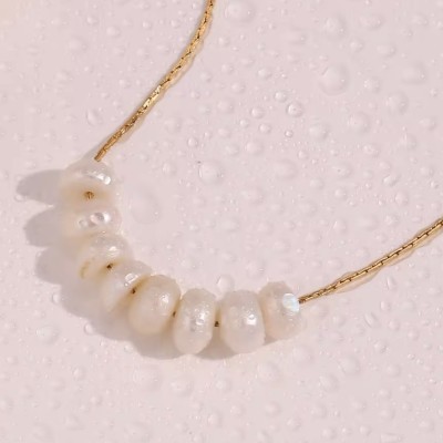 Collar Nina | Perlas naturales de agua dulce y acero inoxidable dorado